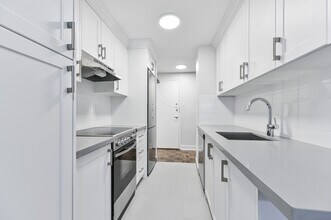 411 Eglinton Ave E in Toronto, ON - Building Photo - Building Photo