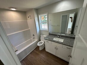 35 Wyatt Ln in Hartsville, TN - Foto de edificio - Building Photo