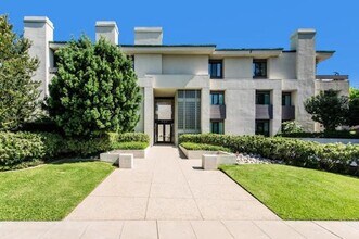 300 S Orange Grove Blvd in Pasadena, CA - Building Photo - Building Photo