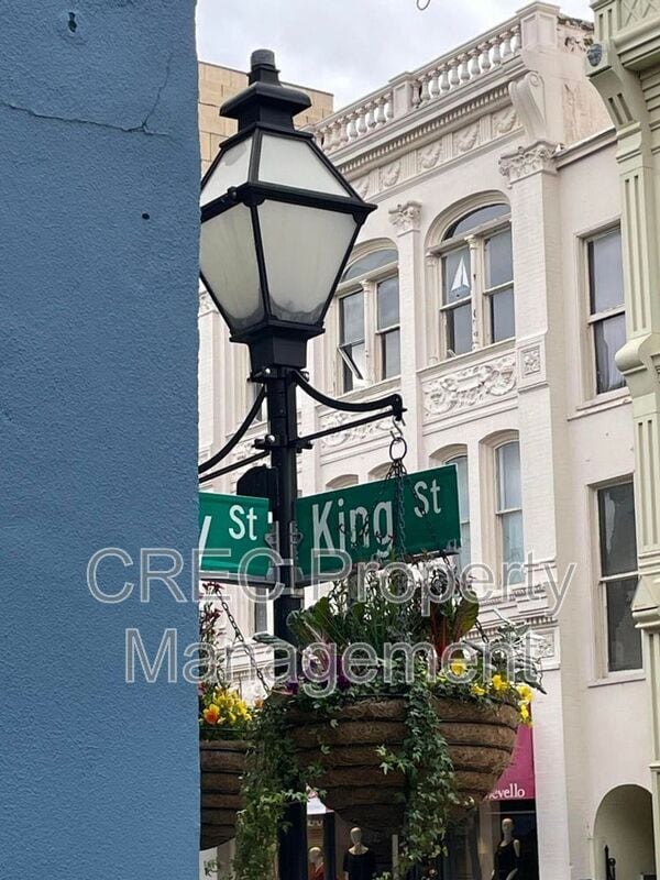 293 King St in Charleston, SC - Foto de edificio - Building Photo