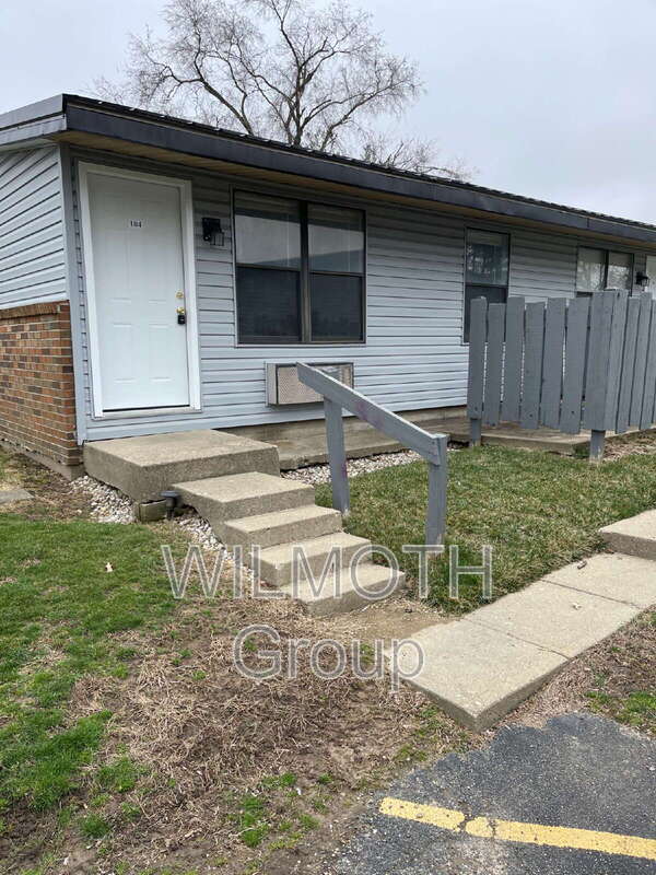 property at 2000 Indianapolis Rd