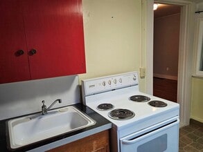 1932 Chemeketa St NE in Salem, OR - Foto de edificio - Building Photo