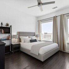 2407 8th Ave S in Nashville, TN - Foto de edificio - Building Photo