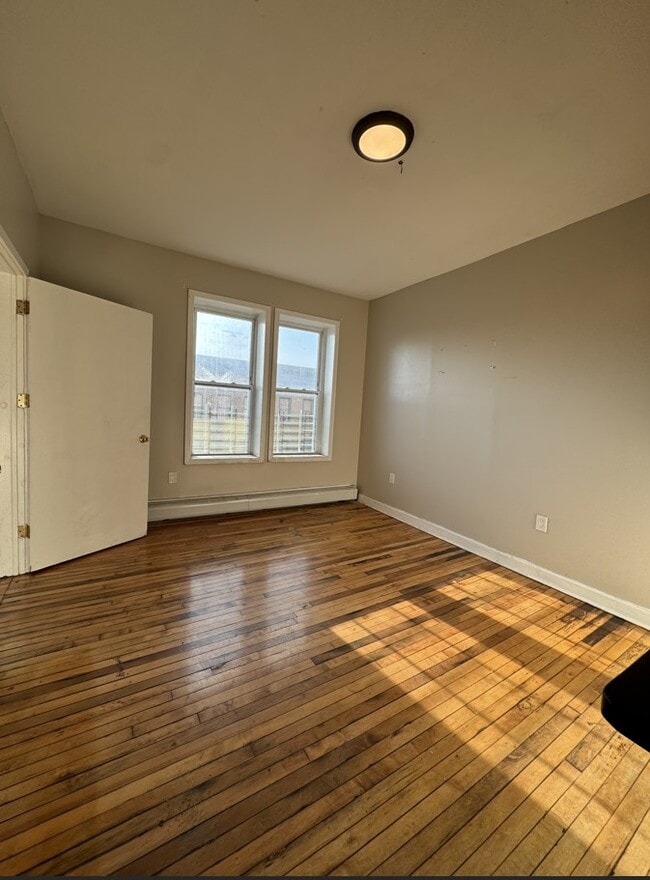 93 Grant Ave, Unit 5 in Jersey City, NJ - Building Photo - Building Photo