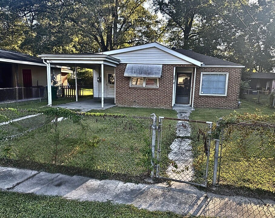 125 Rosewood Dr in Hammond, LA - Building Photo