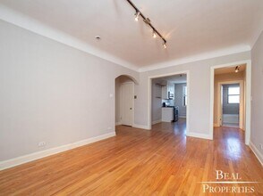2325.5 N Rockwell St in Chicago, IL - Foto de edificio - Building Photo