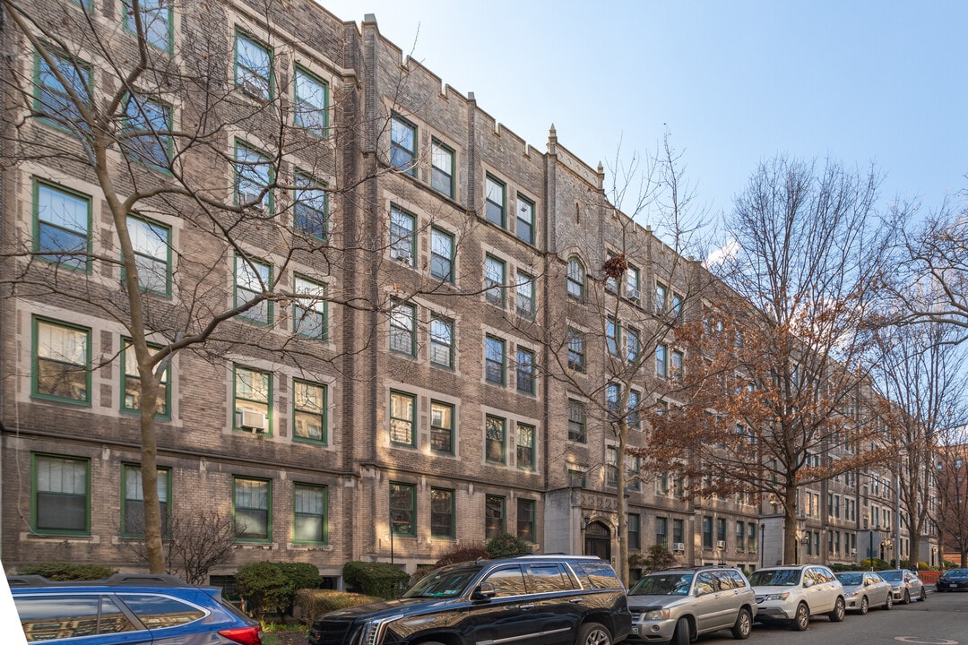 3536 80th St in Jackson Heights, NY - Building Photo