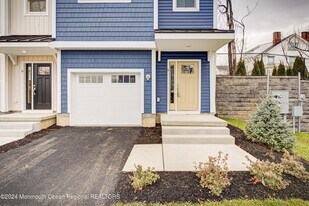 8 Raritan Ave in Keyport, NJ - Building Photo