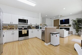 7657 Thornlee Dr in Greenacres, FL - Foto de edificio - Building Photo