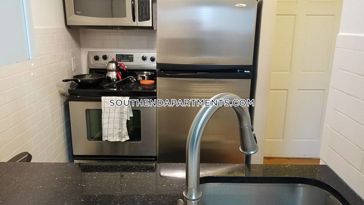 42 W Newton St in Boston, MA - Building Photo
