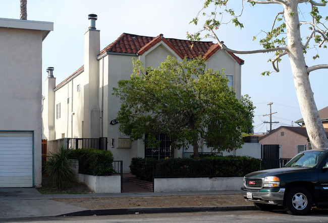 642 E Hyde Park Blvd in Inglewood, CA - Building Photo - Building Photo