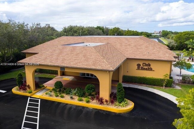 251 SW 132nd Way in Pembroke Pines, FL - Building Photo - Building Photo