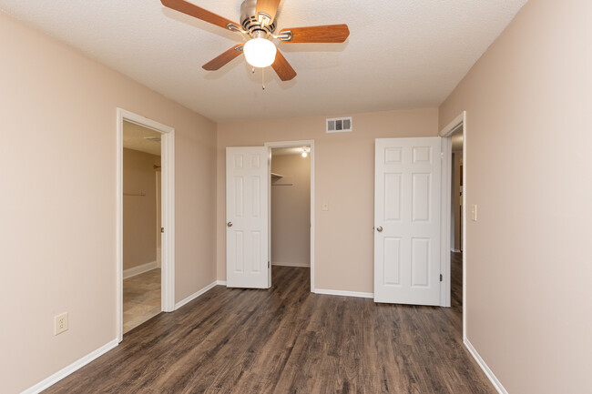 Bridgeway Apartments in Simpsonville, SC - Building Photo - Interior Photo