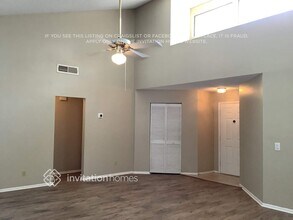 1557 Long Pond Dr in Valrico, FL - Building Photo - Building Photo