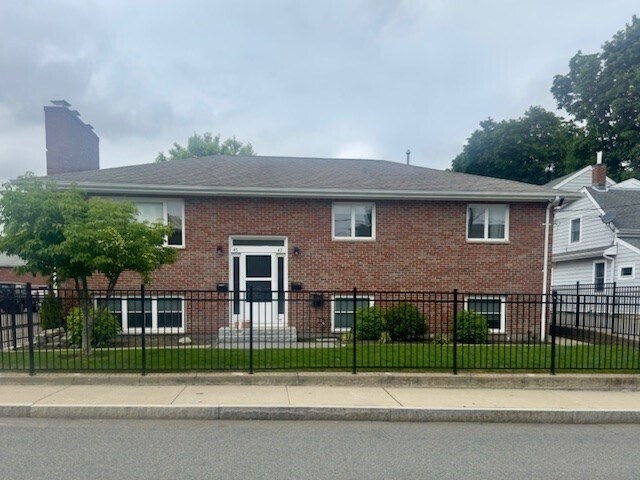 45 Cedar St in Waltham, MA - Building Photo
