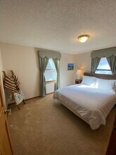 1101 Sugar Loaf Rd in Winona, MN - Foto de edificio - Building Photo