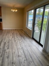 924 Shorewood Dr, Unit F in Bremerton, WA - Building Photo - Building Photo