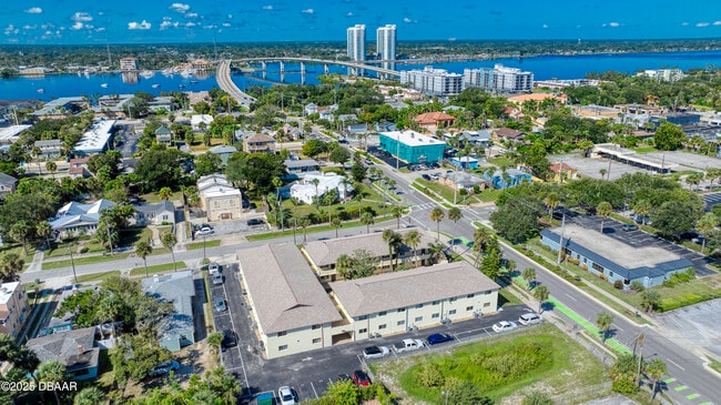 property at 400 Oakridge Blvd