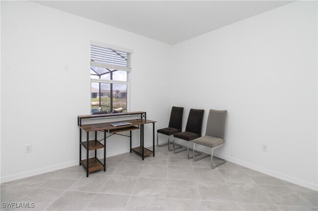 property at 2213 Avocado Ln
