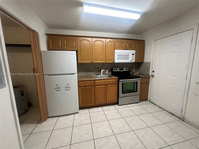 163 NE 76th St in Miami, FL - Building Photo - Building Photo