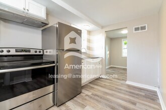 243 Nantucket Dr in Pittsburgh, PA - Foto de edificio - Building Photo