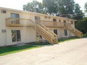 Walnut Apartments in Ames, IA - Building Photo - Building Photo