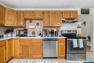 56 Doyle Ave, Unit #1 in Providence, RI - Foto de edificio - Building Photo