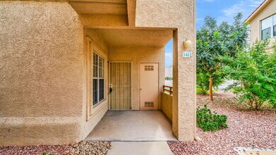 520 Arrowhead Trail in Henderson, NV - Building Photo - Building Photo