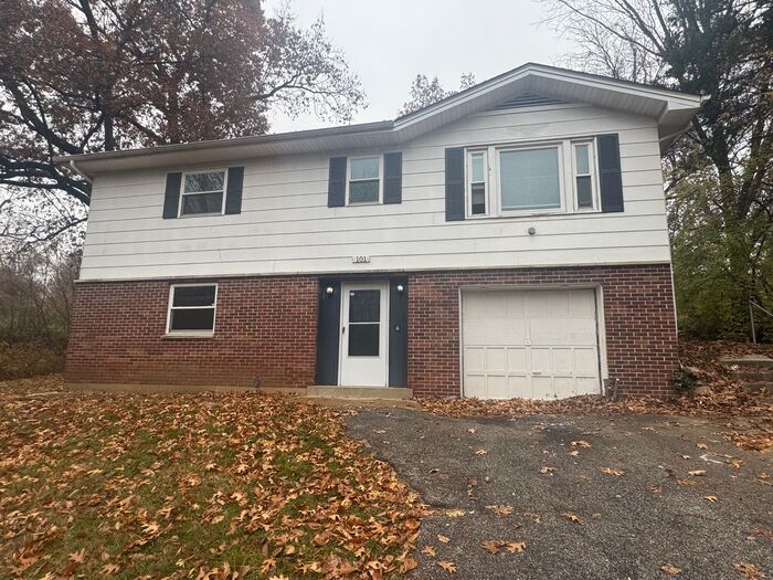 101 Scott Ave in Ferguson, MO - Building Photo