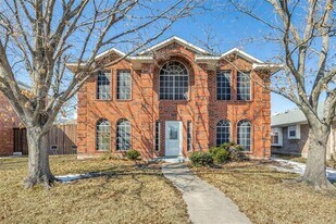 2511 Thistle Ln in Rowlett, TX - Building Photo