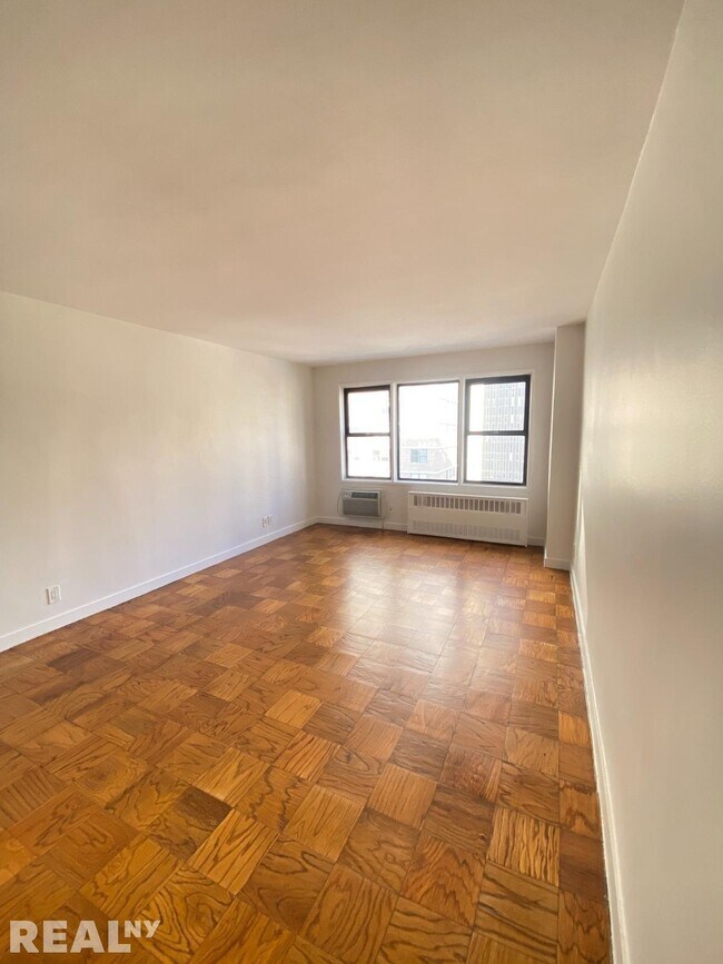 property at 236 E 36th St