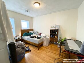 128 Hillside St, Unit 3 in Boston, MA - Building Photo - Building Photo