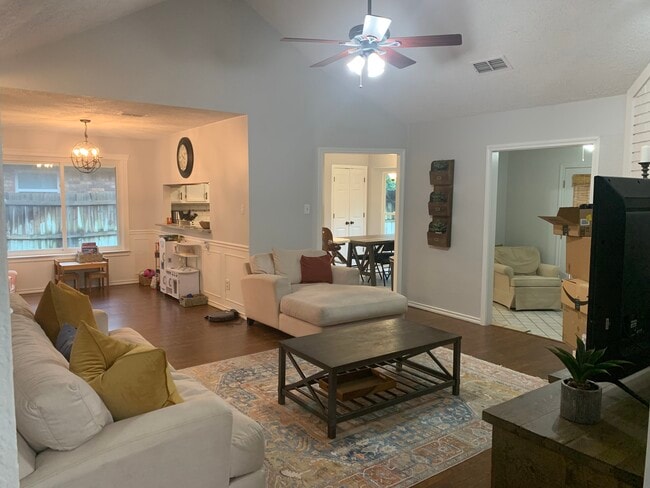 990 Camden Dr in Lewisville, TX - Building Photo - Building Photo