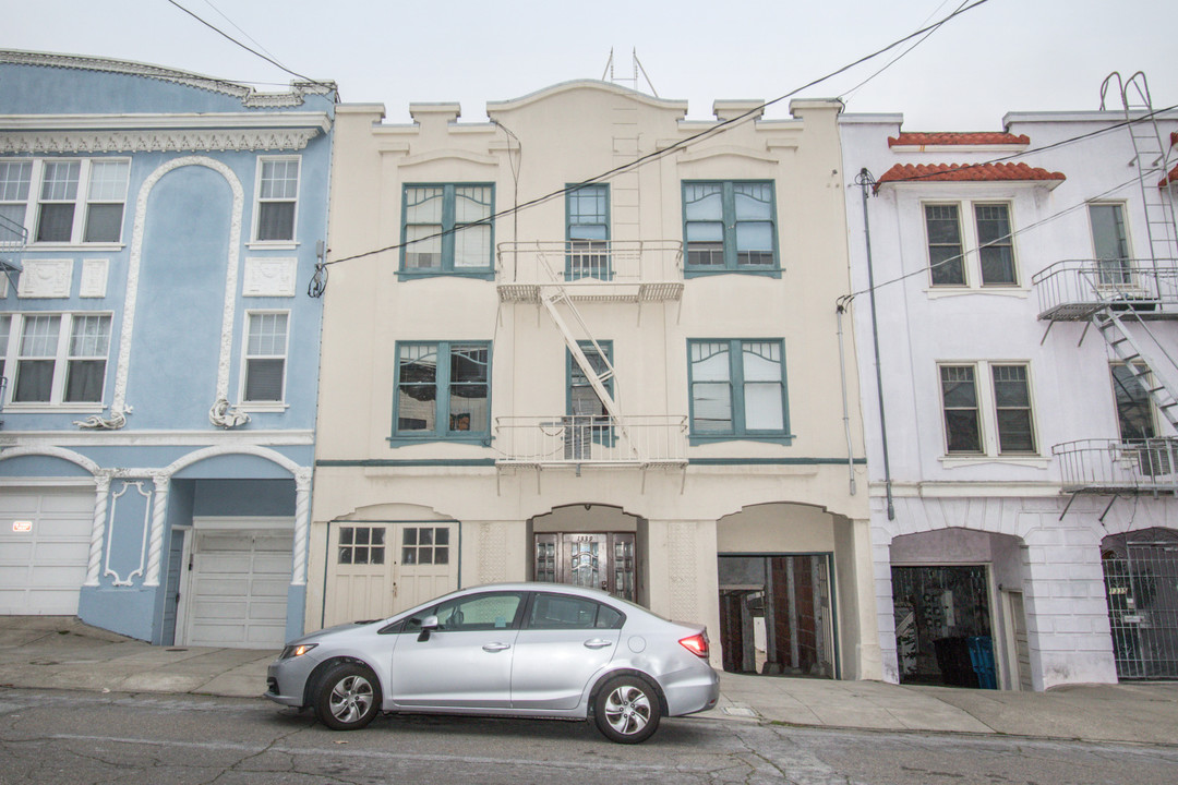 1339 16th Ave in San Francisco, CA - Building Photo