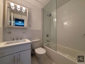 WEST 73 STREET in New York, NY - Foto de edificio - Building Photo