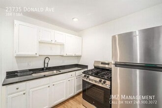 23735 Donald Ave in Eastpointe, MI - Building Photo - Building Photo