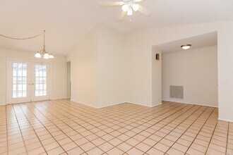 7130 Arbor View Ln in New Port Richey, FL - Building Photo - Building Photo