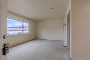 15 Santa Maria Ave in Pacifica, CA - Building Photo