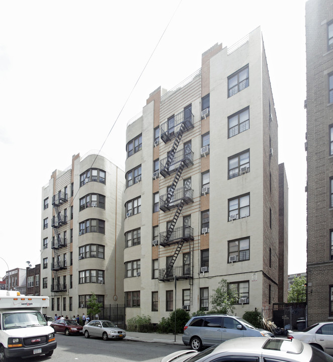 2388 Tiebout Ave in Bronx, NY - Building Photo