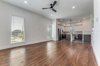 4519 San Jacinto St in Dallas, TX - Building Photo - Building Photo