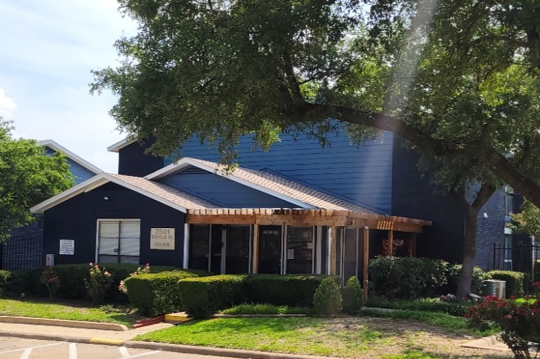 Steeplechase in Fort Worth, TX - Building Photo