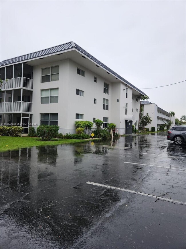 4025 N Federal Hwy in Fort Lauderdale, FL - Building Photo - Building Photo