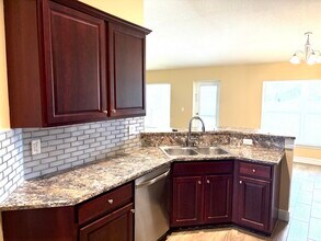 213 SW Starfish Ave in Port St. Lucie, FL - Building Photo - Building Photo