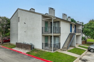 Suncrest in Dallas, TX - Foto de edificio - Building Photo