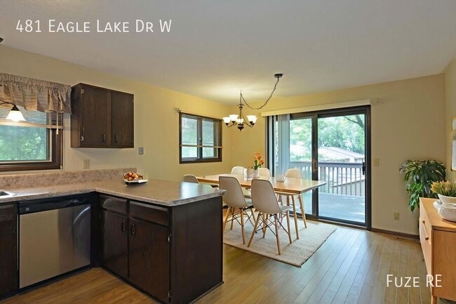 481 W Eagle Lake Dr in Maple Grove, MN - Building Photo - Building Photo