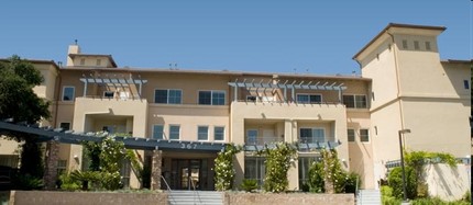 Oak Creek Senior Villas in Thousand Oaks, CA - Building Photo - Building Photo