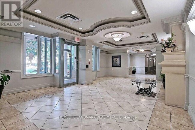 5039 Finch Ave E in Toronto, ON - Building Photo - Building Photo