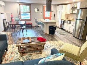 61 Cumberland St in Brunswick, ME - Building Photo - Building Photo