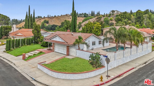 12131 Beaufait Ave in Los Angeles, CA - Building Photo - Building Photo