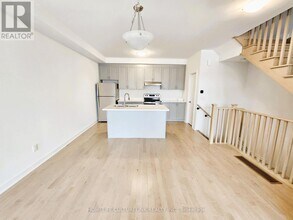 25 John Canning Wy in Markham, ON - Building Photo - Building Photo